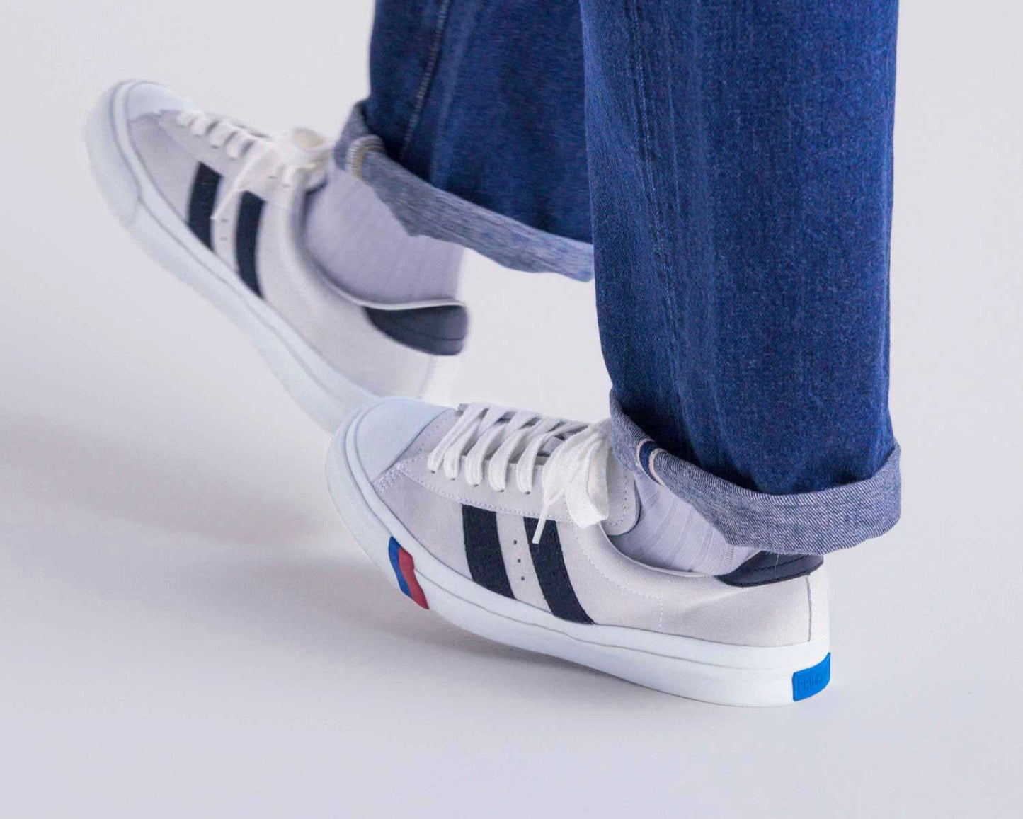 ロイヤルプラス スエード ロー ホワイト PN1021WH