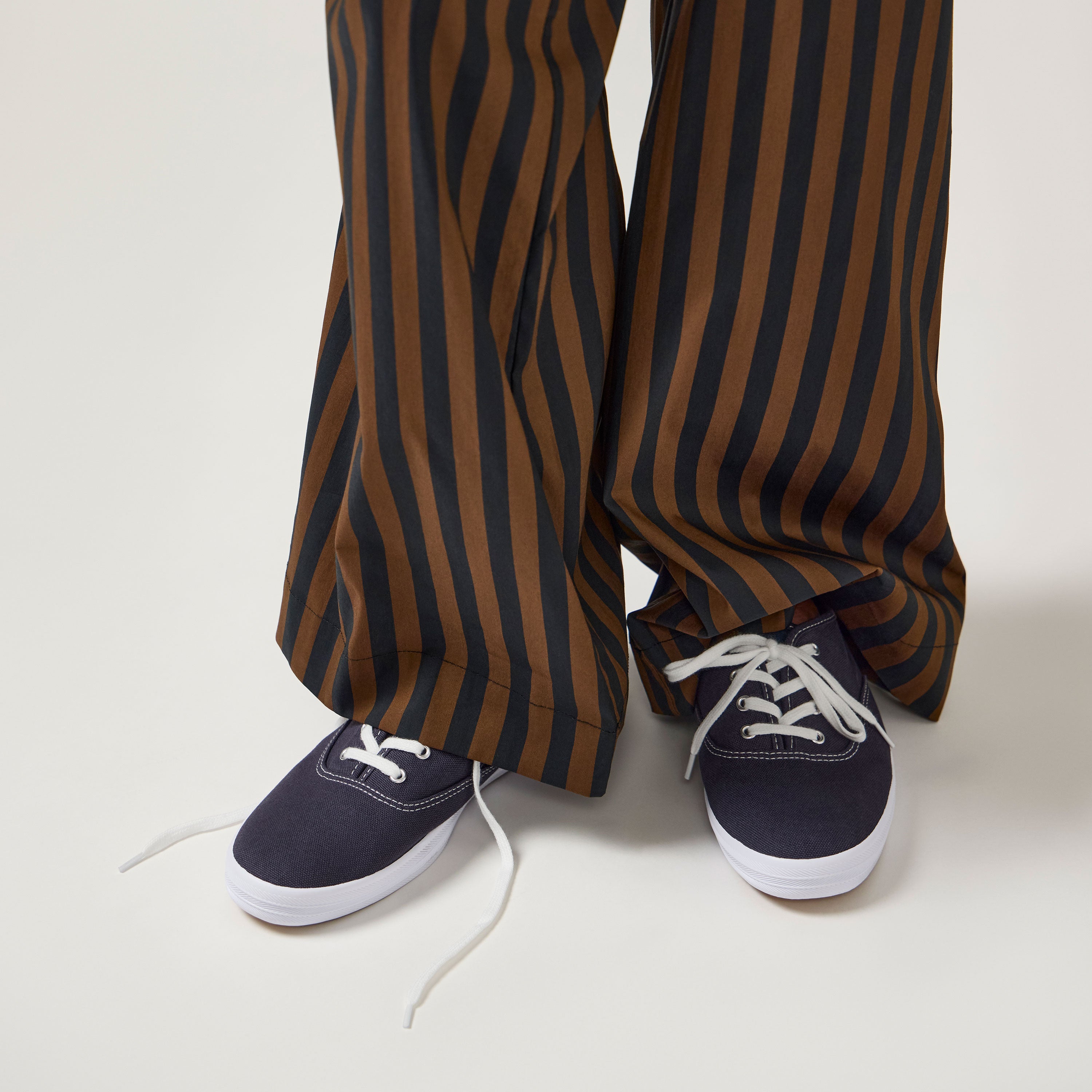 チャンピオン キャンバス ネイビー WF34200 – Keds